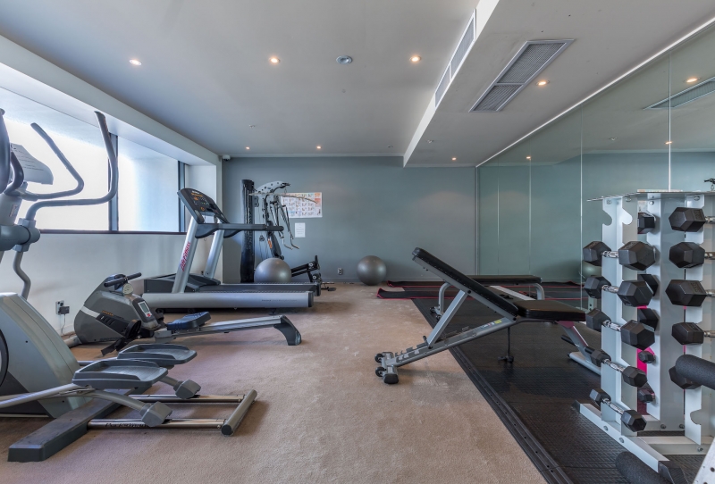 WATERFRONT LIFESTYLE AWAITS YOU!!