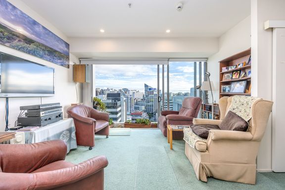 A PRESTIGIOUS FREEHOLD RESIDENCE ON ALBERT PARK