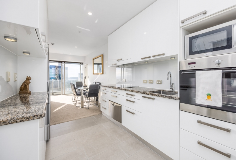 HIGH IN THE SKY - OUTSTANDING VIEWS