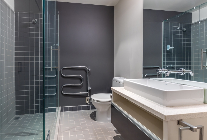 WATERFRONT LIFESTYLE AWAITS YOU!!