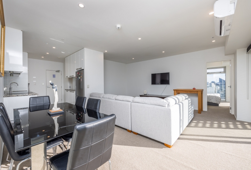 HIGH IN THE SKY - OUTSTANDING VIEWS