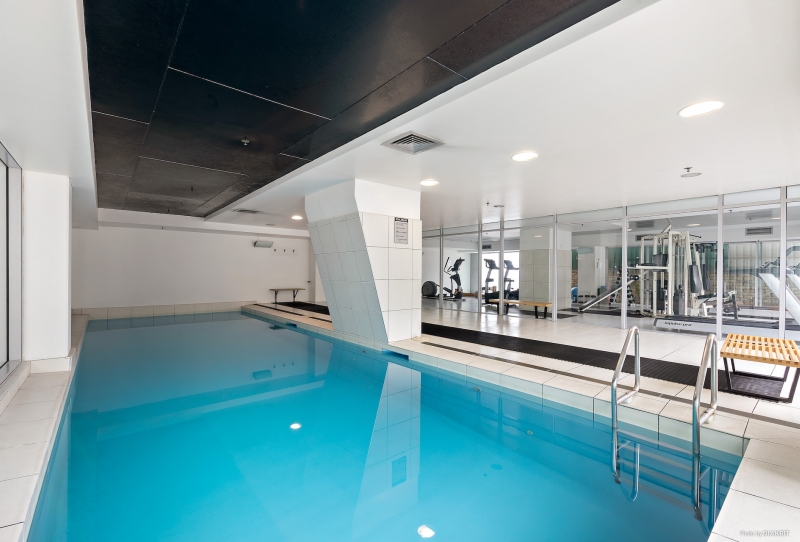 STUNNING PARKSIDE APARTMENT