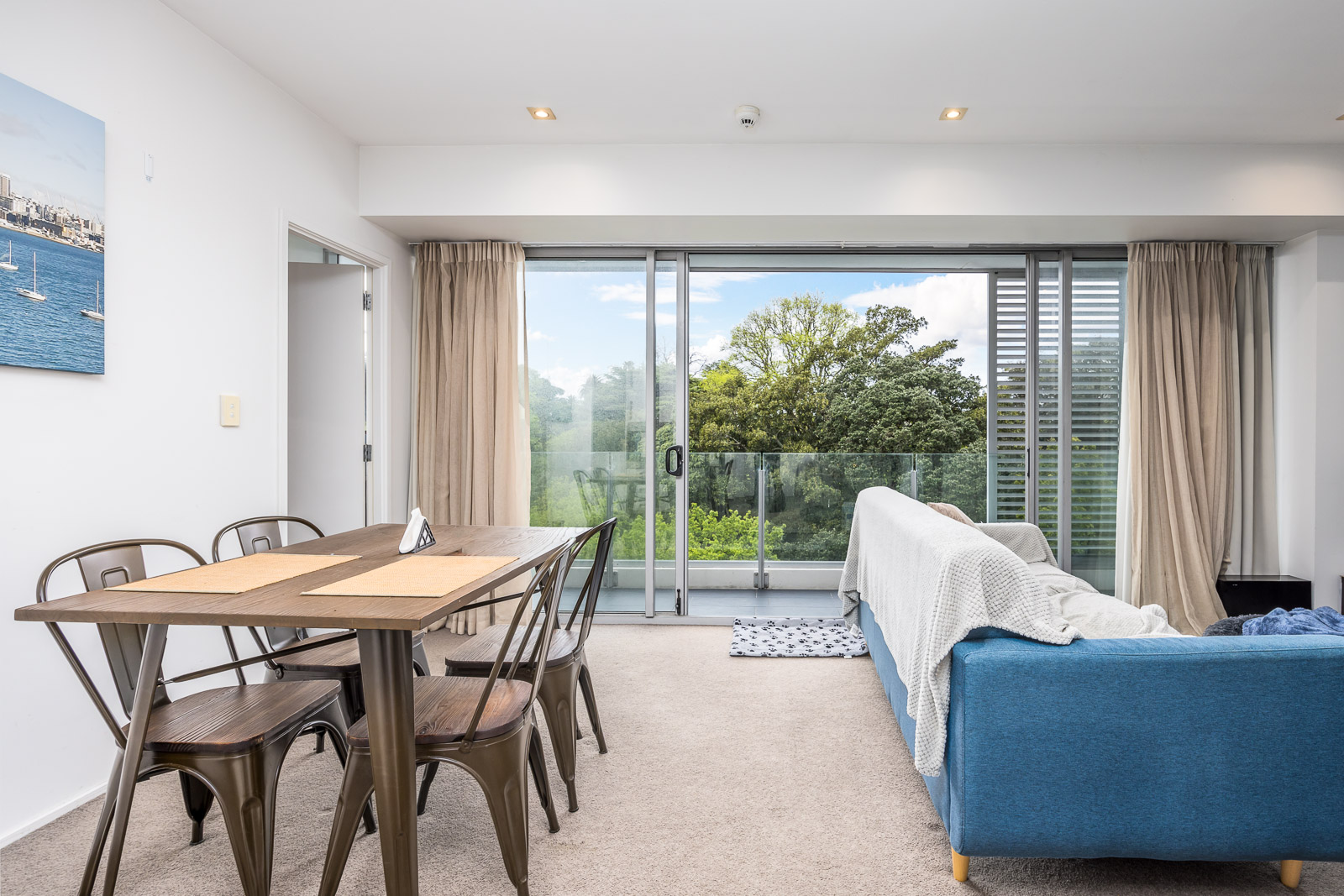 A REMARKABLE RESIDENCE - INCLUDES CARPARK!