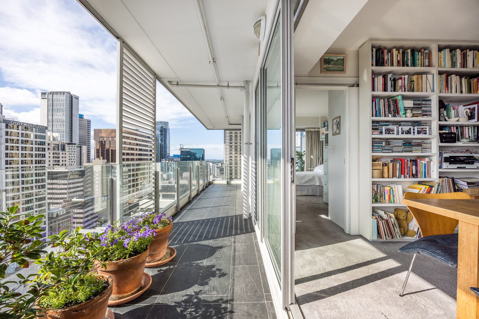 HIGH RISE HAVEN - IN THE CBD